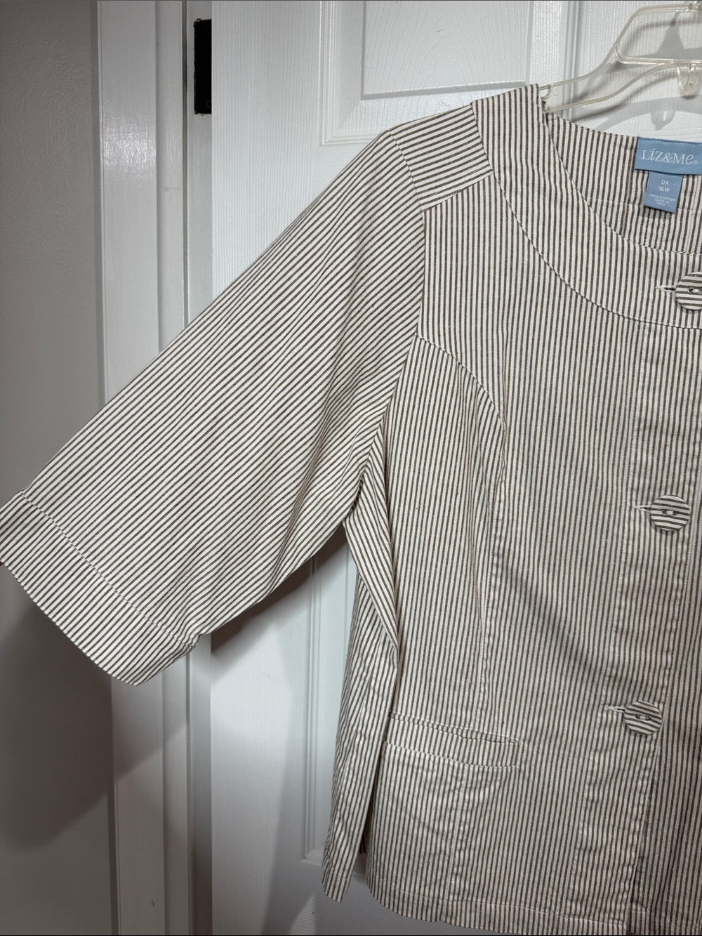 Liz & Me Cream and Brown Pinstripe Button-Front Women's Top - Picture 2 of 5